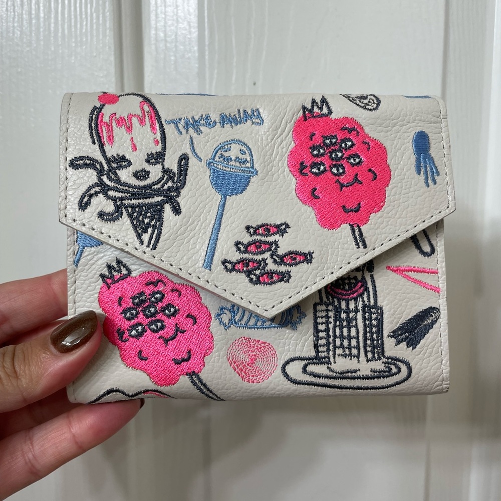 Min & Mon Tri-Fold Wallet- NWOT